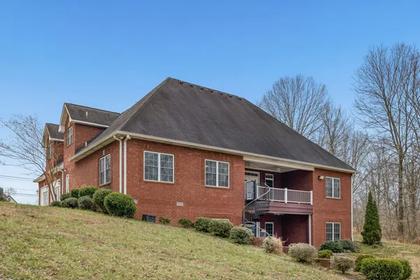 $999,900 | 5140 Highway 52 West, Lafayette, TN 37083