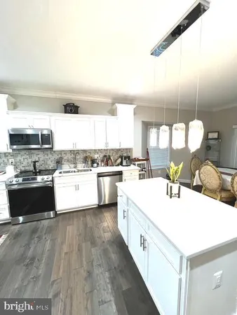 $379,000 | 922 Abel Avenue, Capitol Heights, MD 20743