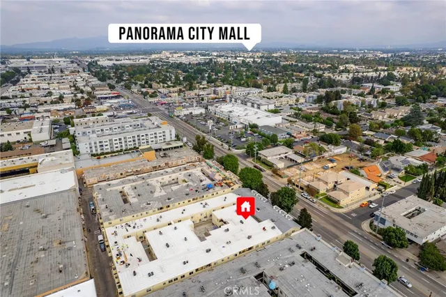 $405,000 | 7035 Woodley Avenue, Unit 205, Van Nuys, CA 91406