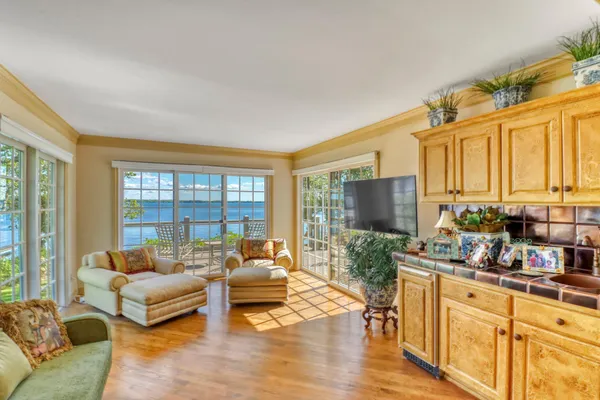 $2,100,000 | 919 North Shore Drive, Detroit Lakes, MN 56501