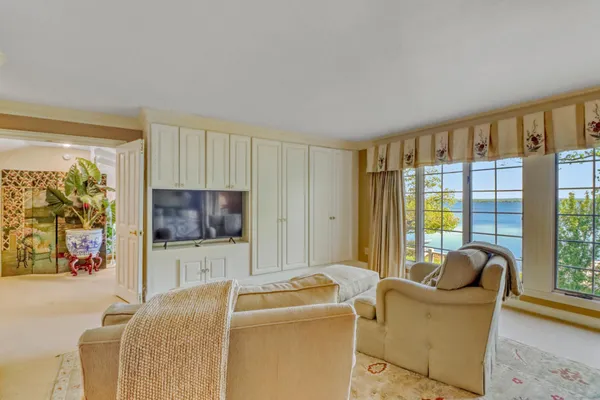 $2,100,000 | 919 North Shore Drive, Detroit Lakes, MN 56501