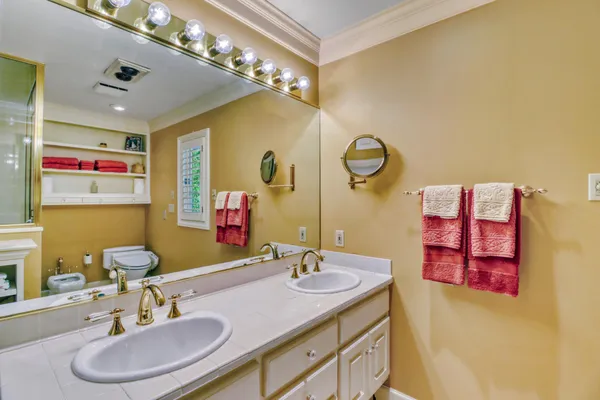 $2,100,000 | 919 North Shore Drive, Detroit Lakes, MN 56501