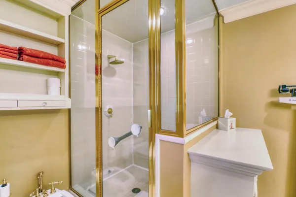 $2,100,000 | 919 North Shore Drive, Detroit Lakes, MN 56501