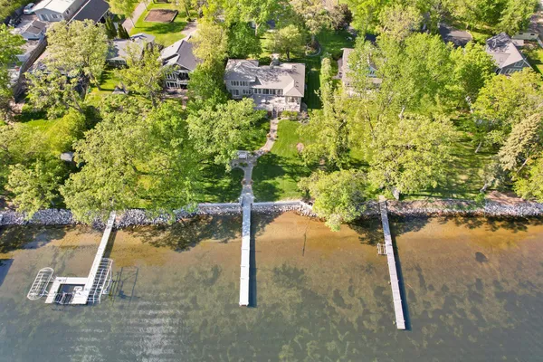 $2,100,000 | 919 North Shore Drive, Detroit Lakes, MN 56501