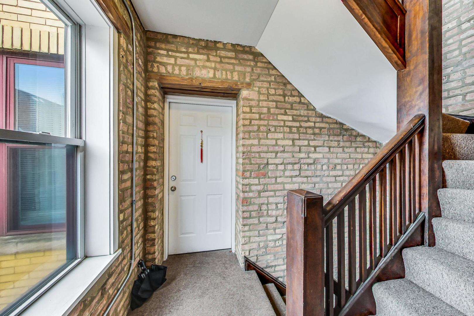 4017 North Troy Street, Unit 2W Chicago, IL 60618 - Photo 3 of 18