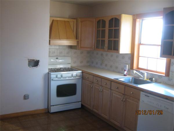 18 Burnside Street Salem, MA 01970 - Photo 9 of 12