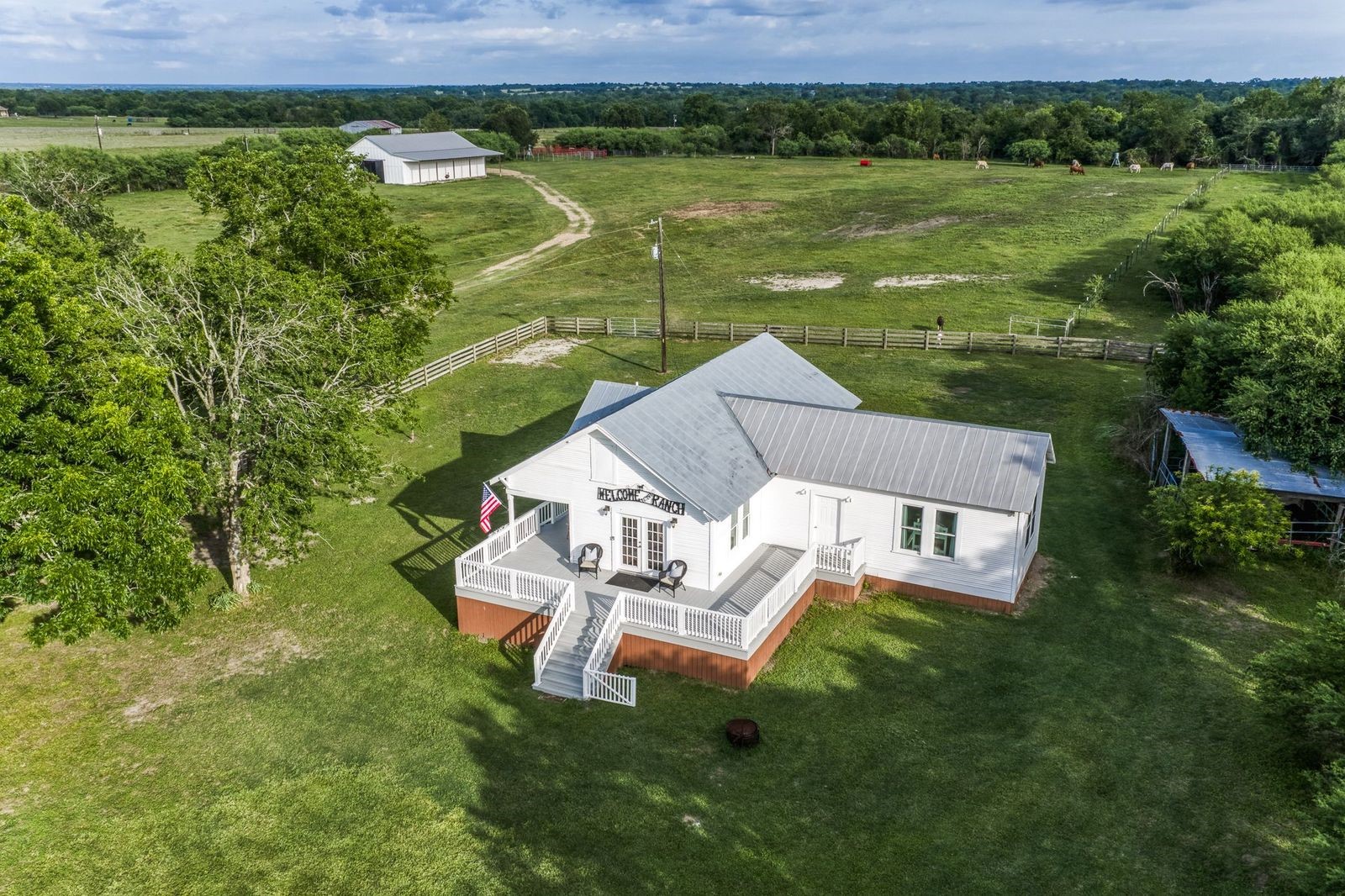 19576 Pickens Road Washington, TX 77880 - Photo 1 of 44