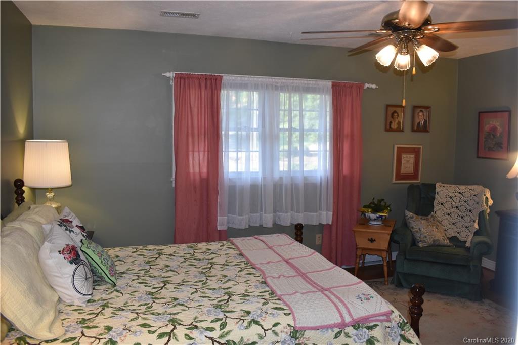 479 Landis Road Marion, NC 28752 - Photo 18 of 48 Gallery Image 18