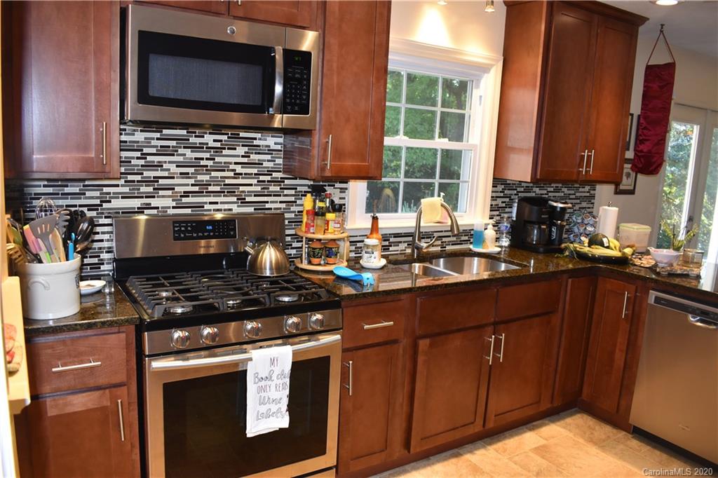 479 Landis Road Marion, NC 28752 - Photo 5 of 48 Gallery Image 5