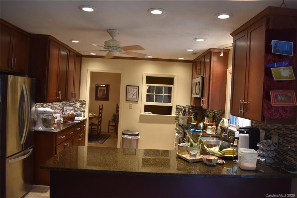 479 Landis Road Marion, NC 28752 - Photo 8 of 48 Gallery Image 8