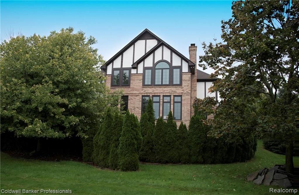 3636 Aynsley Drive Rochester Hills, MI 48306 - Photo 2 of 23