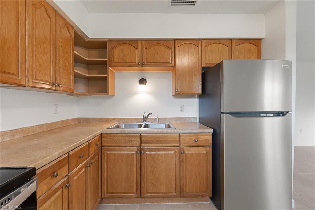 3325 Airport Road North, Unit R7 Naples, FL 34105 - Photo 6 of 18 Gallery Image 6