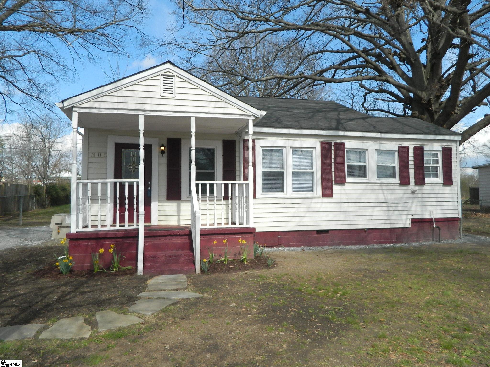305 Drake Circle Anderson, SC 29624 - Photo 2 of 24 Gallery Image 2