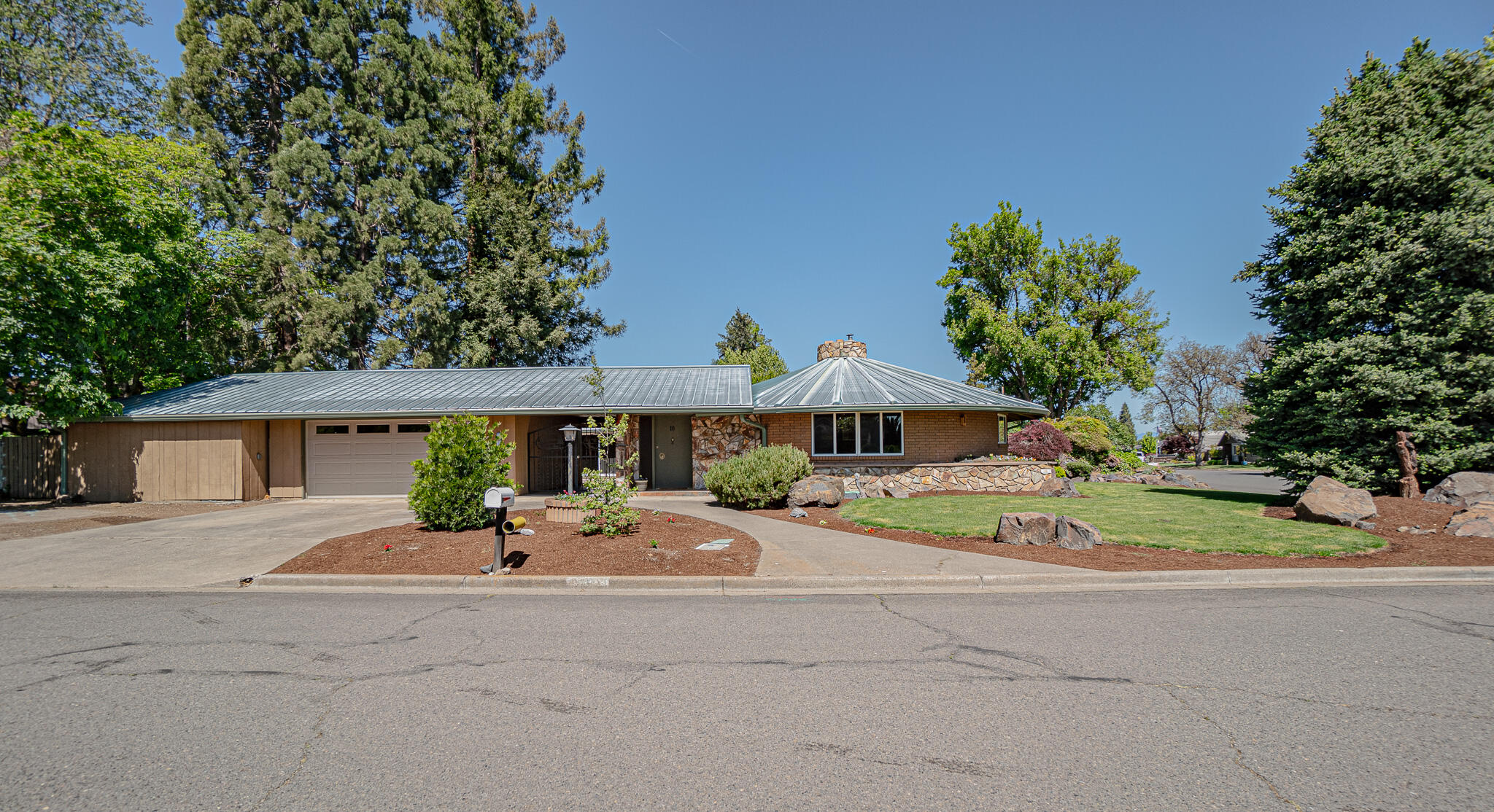 10 Donna Way Central Point, OR 97502 - Photo 2 of 48 DSC05962-HDR