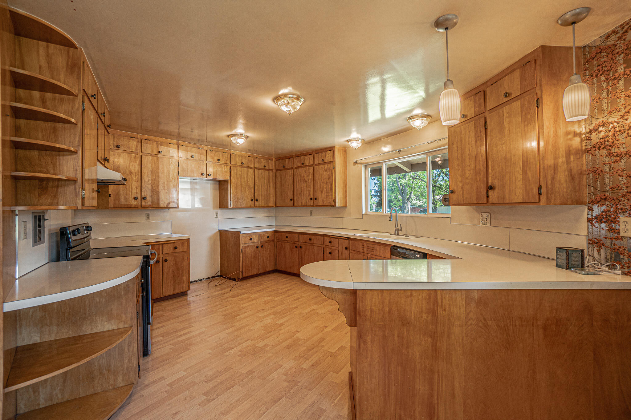 10 Donna Way Central Point, OR 97502 - Photo 4 of 48 DSC05162-HDR