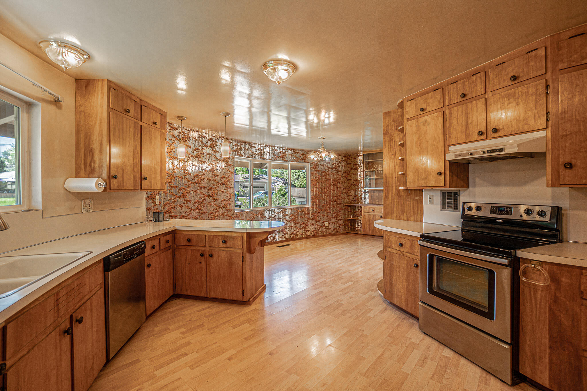 10 Donna Way Central Point, OR 97502 - Photo 5 of 48 DSC05207-HDR