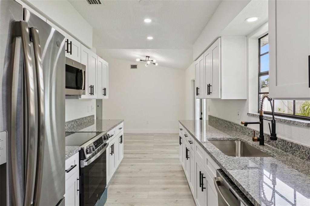 682 Degroodt Road Southwest Palm Bay, FL 32908 - Photo 9 of 31 Gallery Image 9