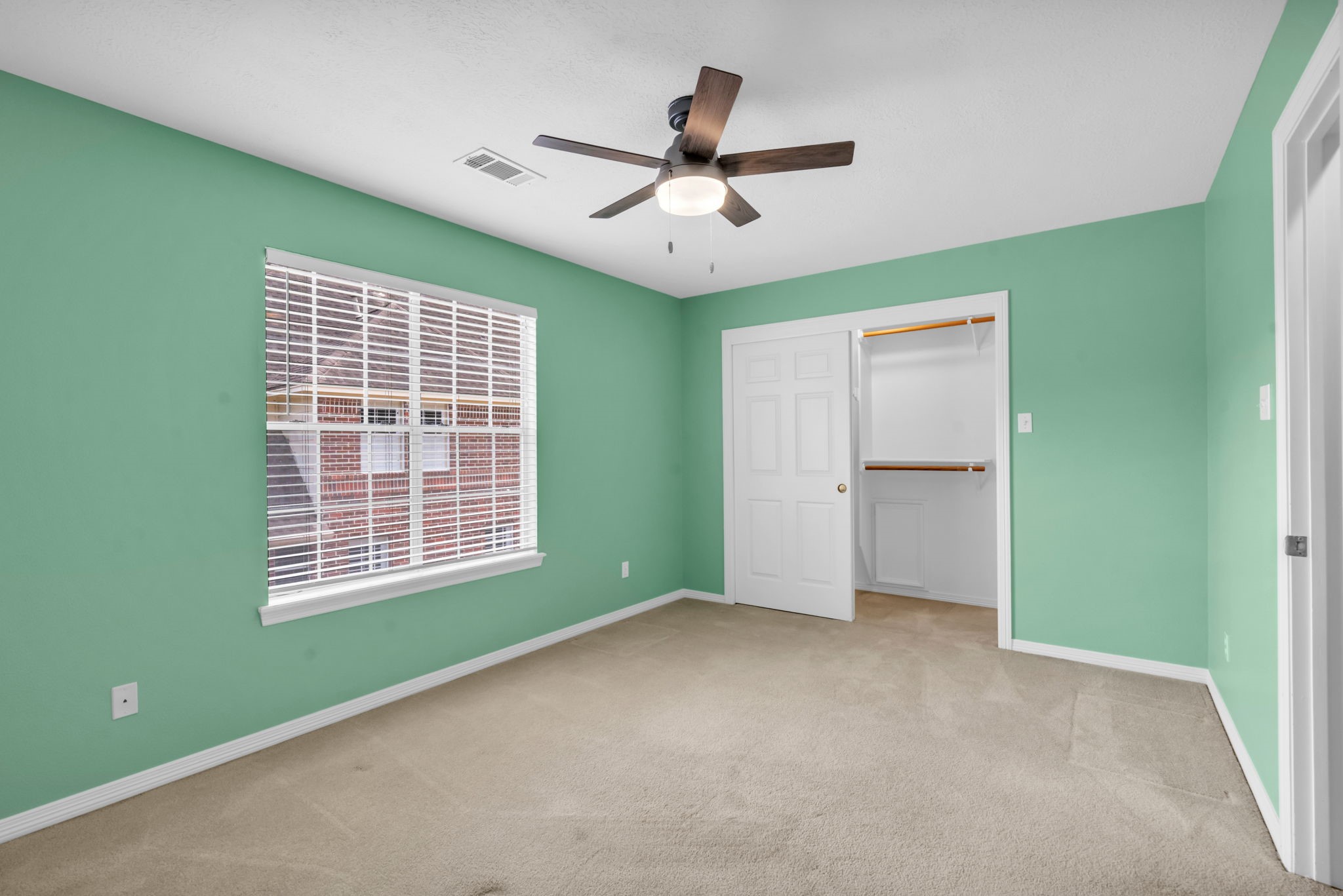 142 West Shadowpoint Circle The Woodlands, TX 77381 - Photo 34 of 50