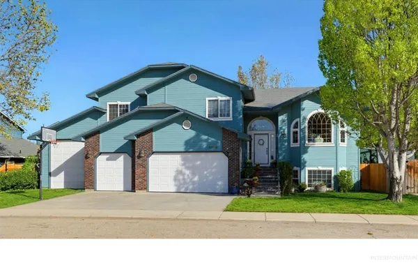 $759,900 | 2676 South Velvet Falls Way, Meridian, ID 83642