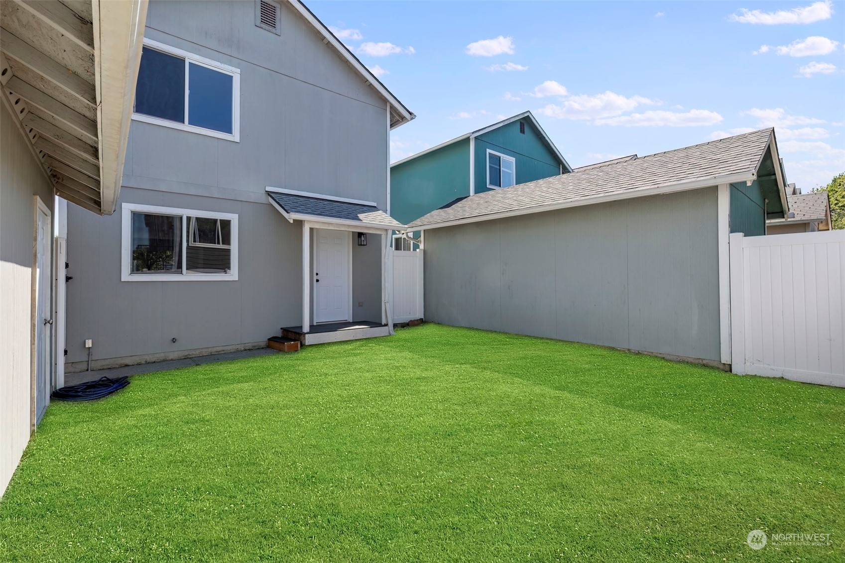 3982 Broadmoor Loop Bremerton, WA 98310 - Photo 35 of 40 a view of a backyard of the house