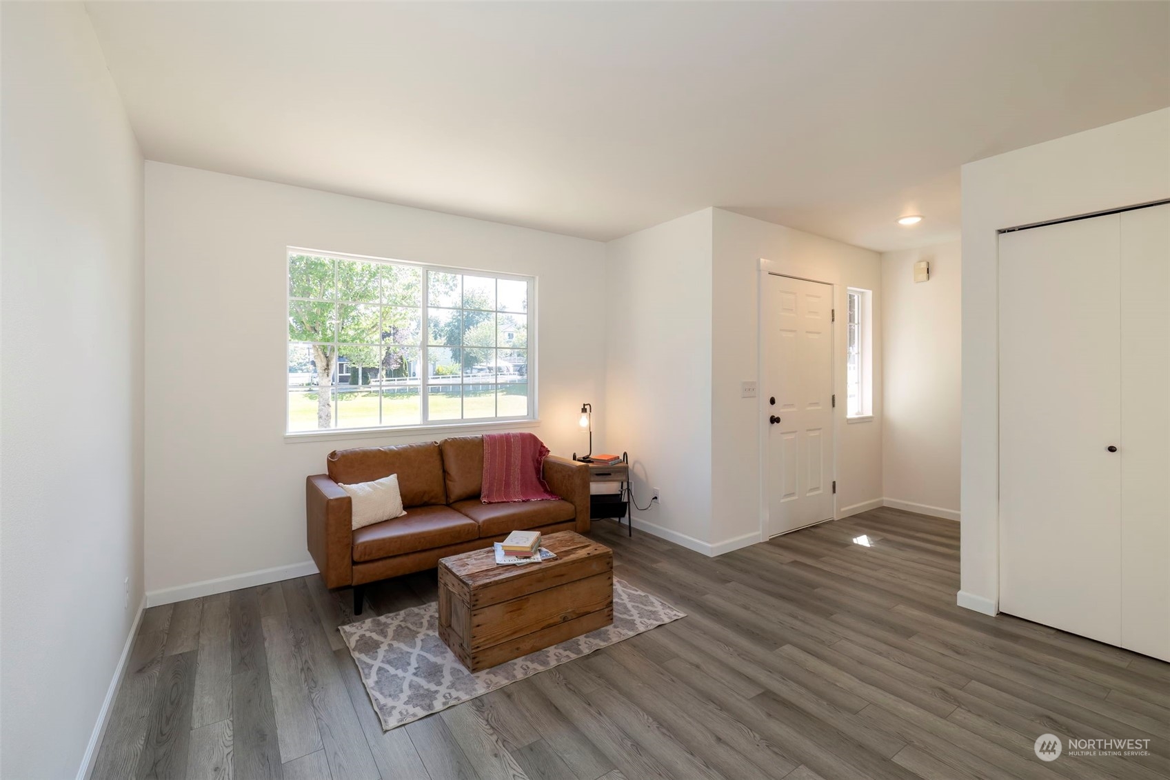 3982 Broadmoor Loop Bremerton, WA 98310 - Photo 10 of 40 a living room with furniture and a window