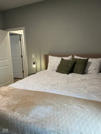 $1,800 | 117 North Arsenal Avenue, Indianapolis, IN 46201