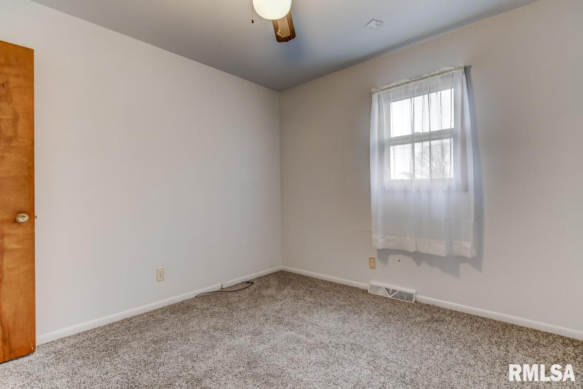 1809 Fairfield Drive Springfield, IL 62702 - Photo 11 of 36