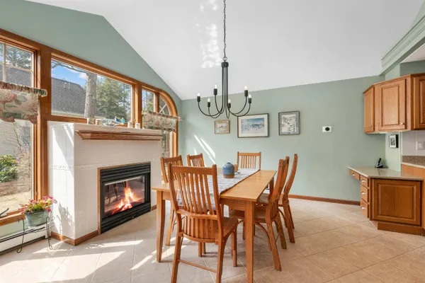 $925,000 | 18 Falcon Way, Hale's Location, NH 03860