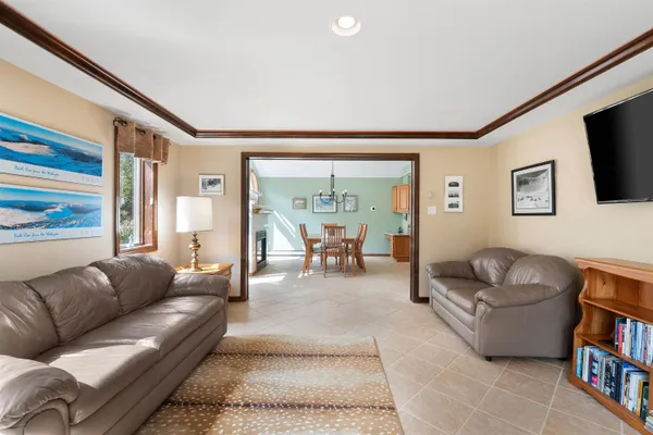$925,000 | 18 Falcon Way, Hale's Location, NH 03860