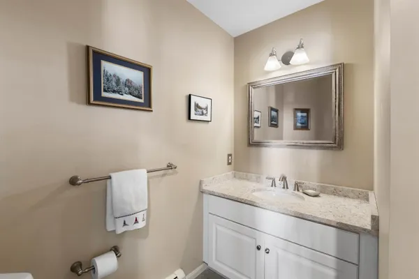 $925,000 | 18 Falcon Way, Hale's Location, NH 03860