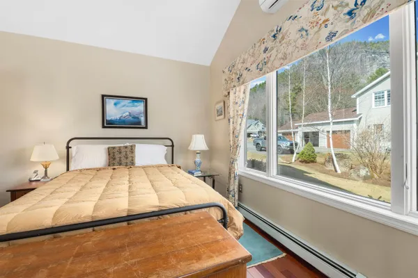 $925,000 | 18 Falcon Way, Hale's Location, NH 03860