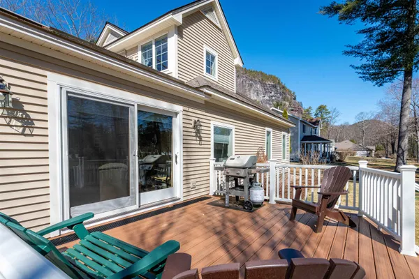 $925,000 | 18 Falcon Way, Hale's Location, NH 03860