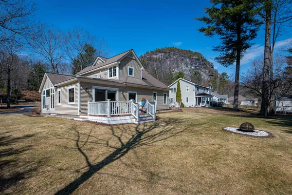 $925,000 | 18 Falcon Way, Hale's Location, NH 03860