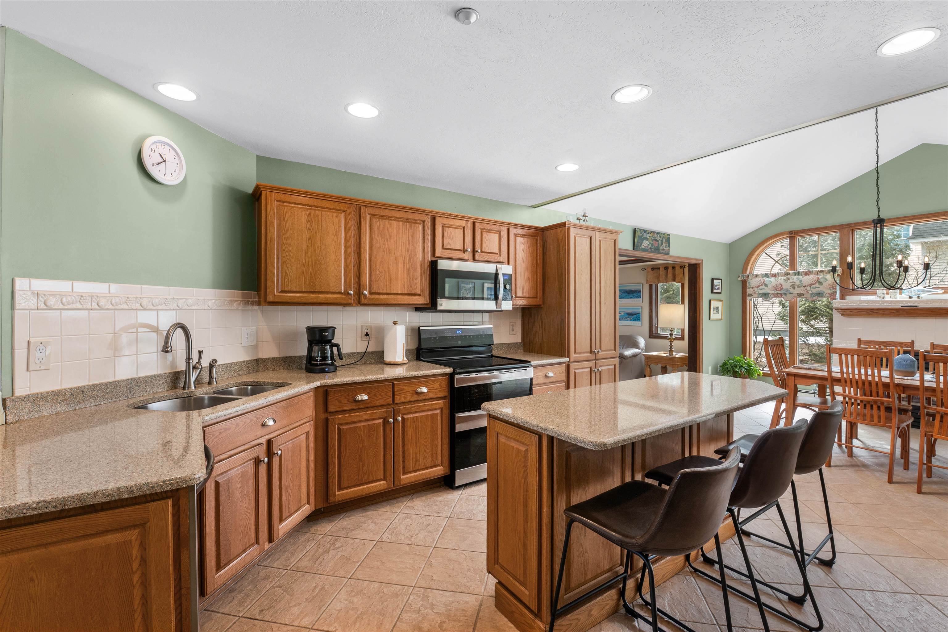 18 Falcon Way Hale's Location, NH 03860 - Photo 8 of 40