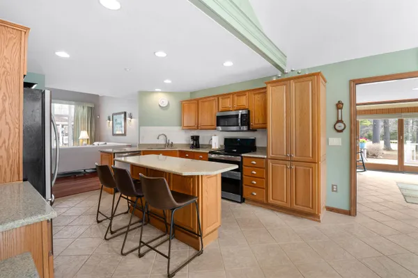 $925,000 | 18 Falcon Way, Hale's Location, NH 03860
