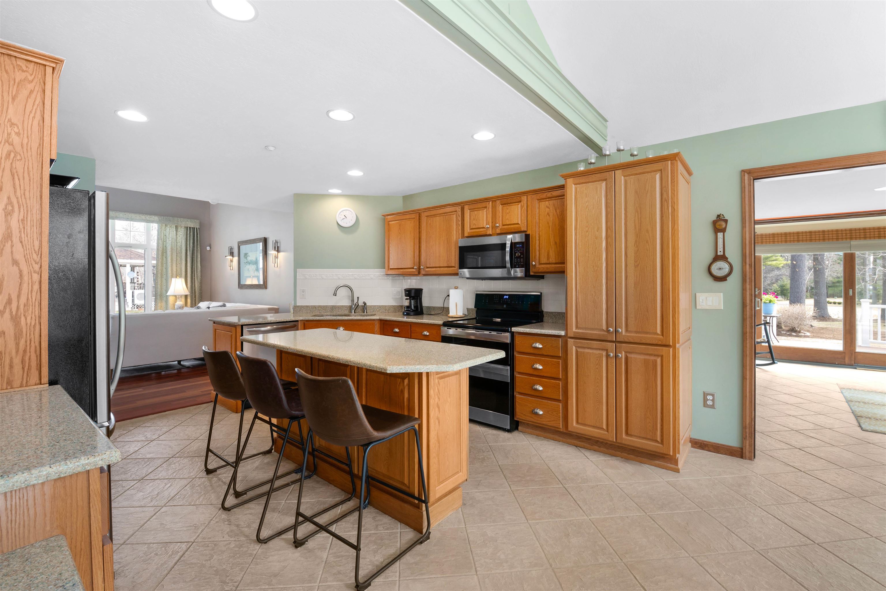 18 Falcon Way Hale's Location, NH 03860 - Photo 9 of 40