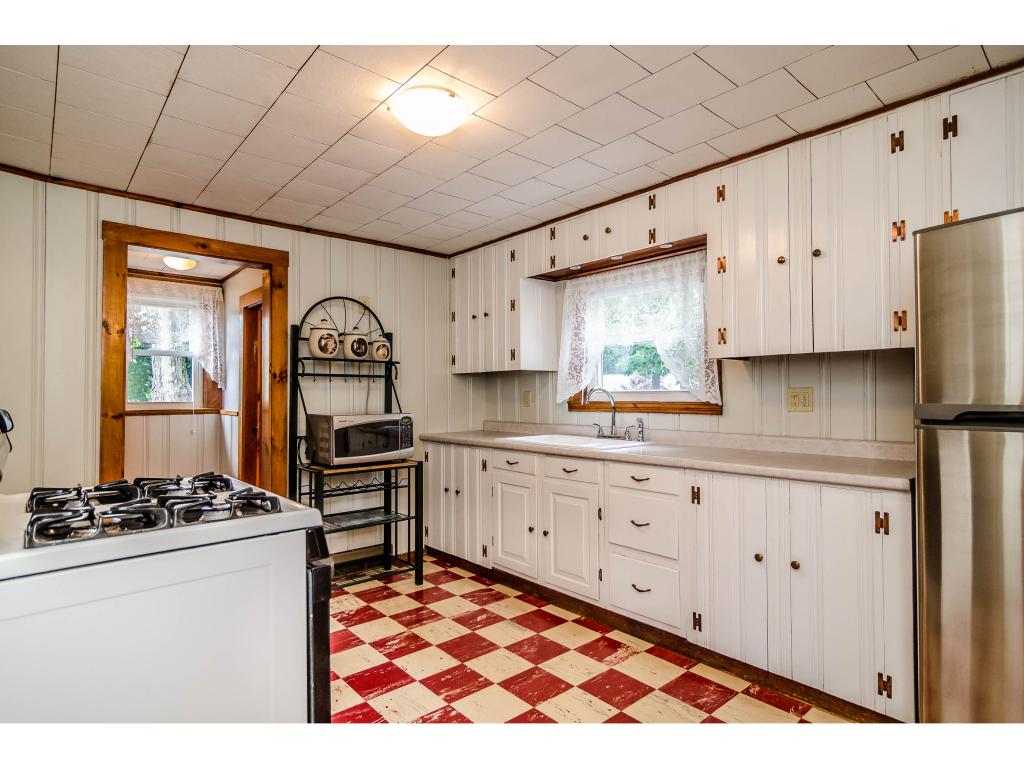 25 Riverside Drive Hudson, NH 03051 - Photo 12 of 36