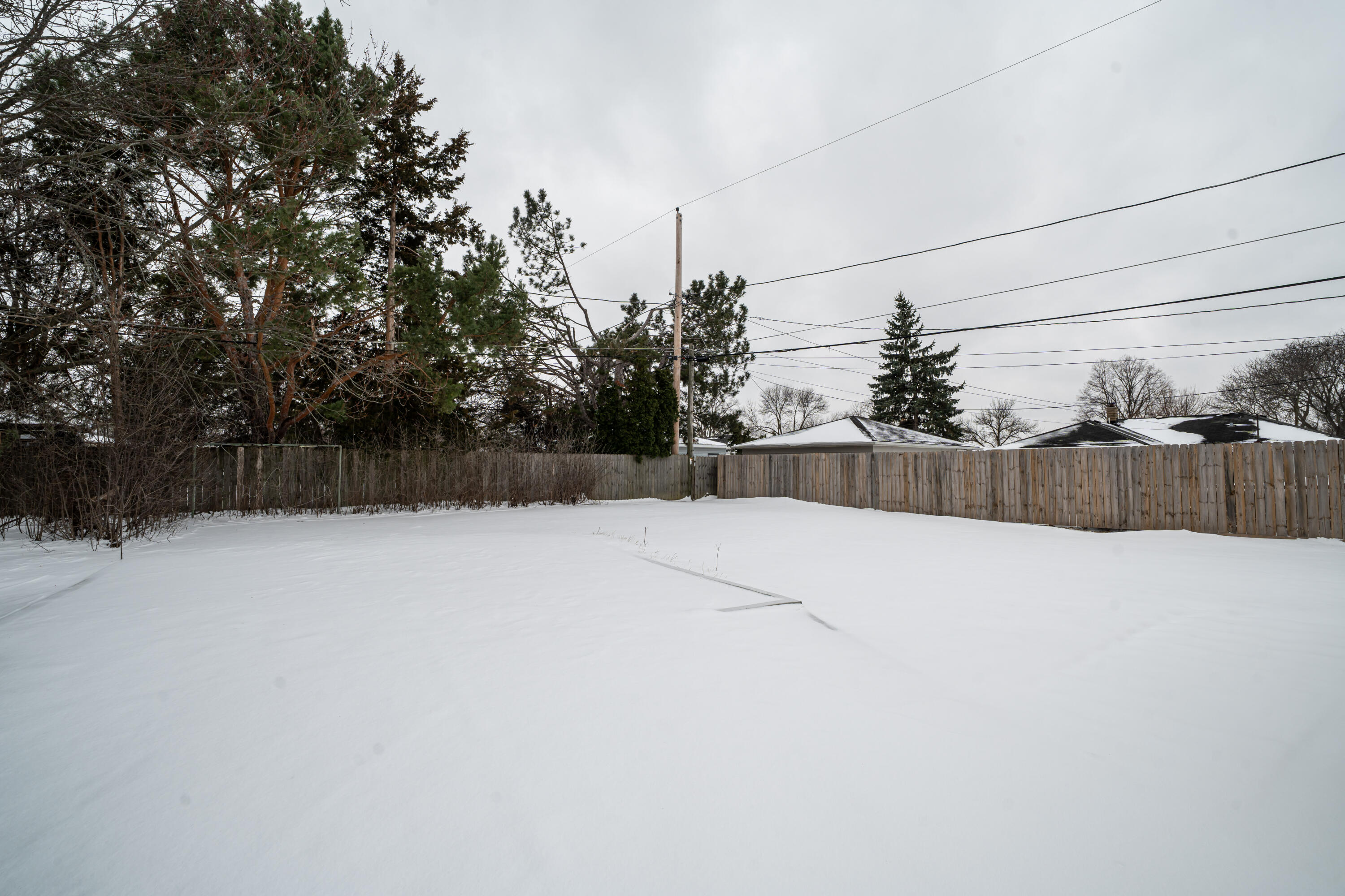6541 North Fresno Street Milwaukee, WI 53224 - Photo 21 of 23 Fenced in!