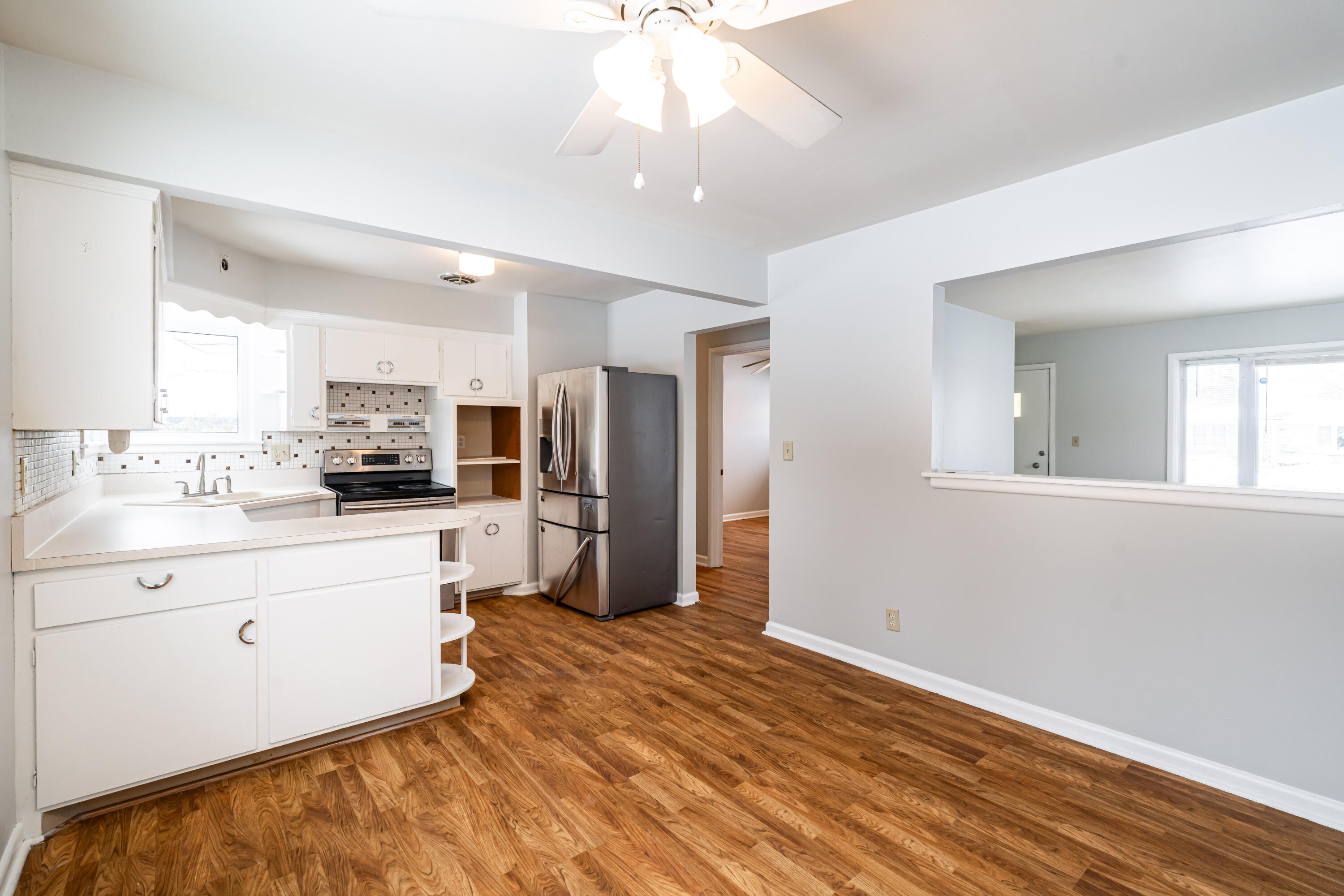 6541 North Fresno Street Milwaukee, WI 53224 - Photo 5 of 23 Kitchen
