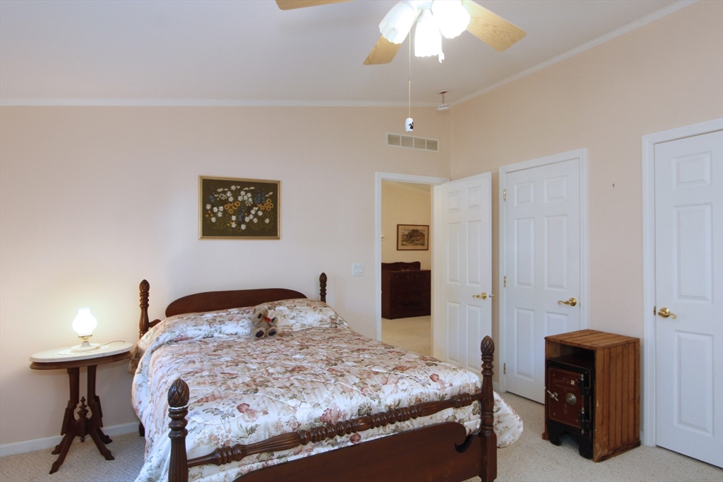 507 Crystal Way Middleboro, MA 02346 - Photo 19 of 36