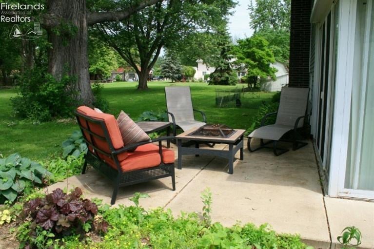 313 Orangewood Road Huron, OH 44839 - Photo 4 of 10 Gallery Image 4