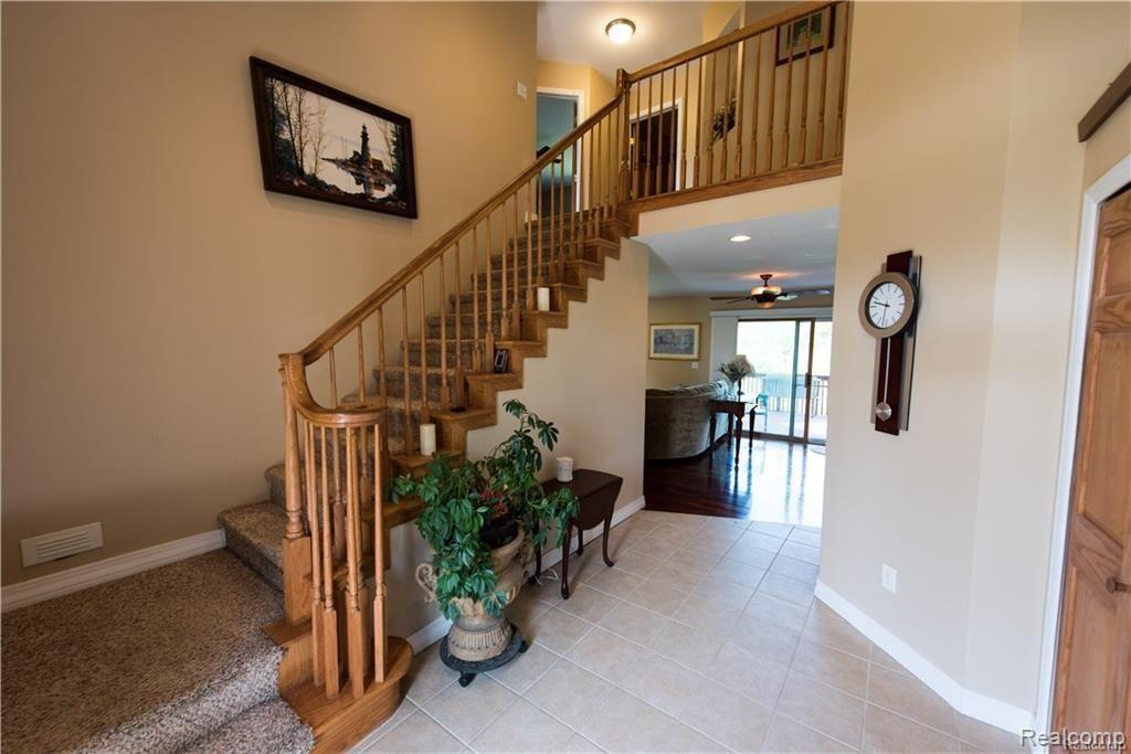9430 Chambers Road Pinckney, MI 48169 - Photo 3 of 55 9430 Chambers Entry Way Orig.jpg