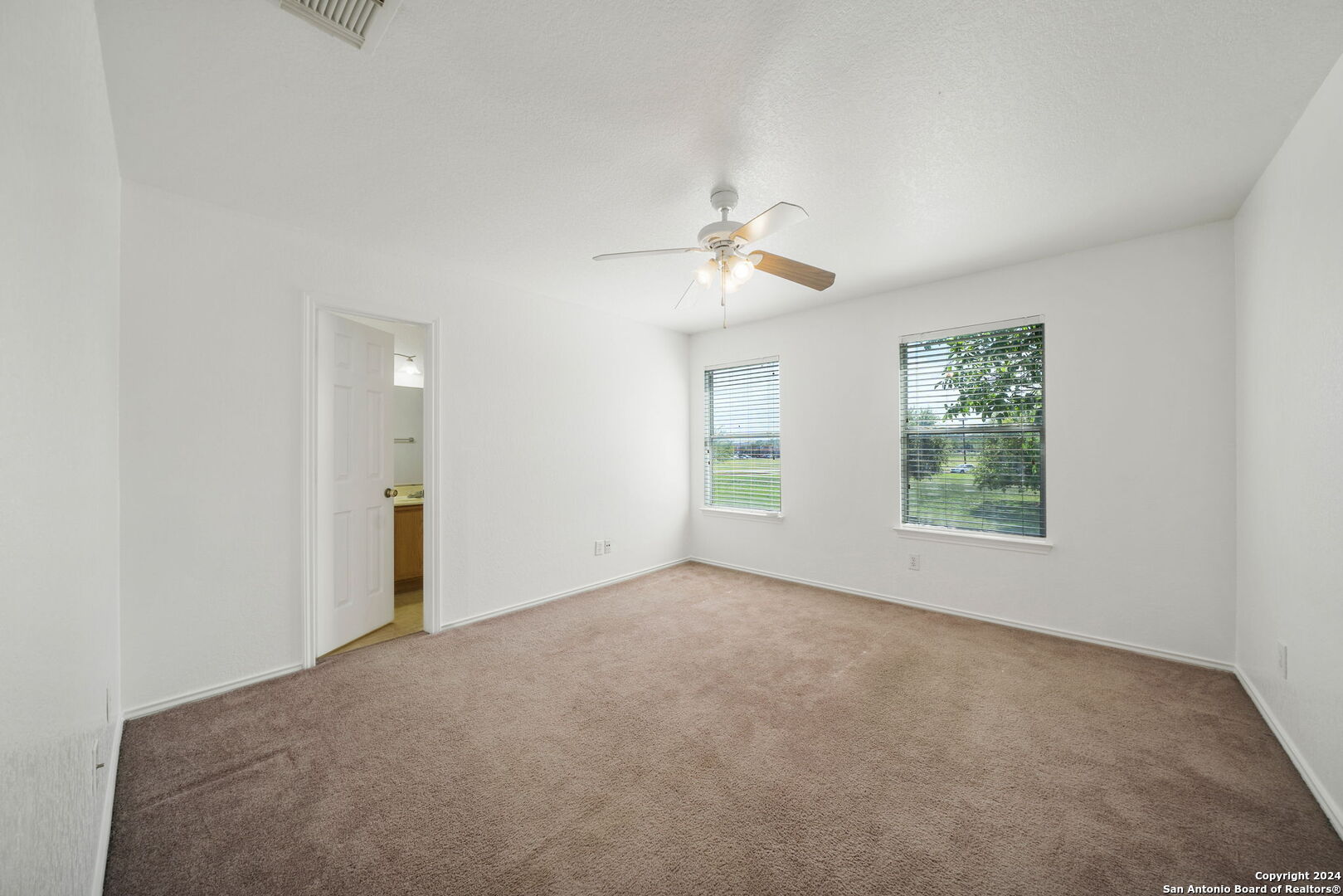 7 Kenrock Ridge San Antonio, TX 78254 - Photo 11 of 19