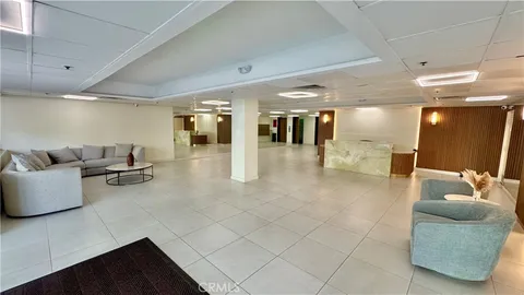 $1,299,000 | 324 North Palm Drive, Unit 407, Beverly Hills, CA 90210