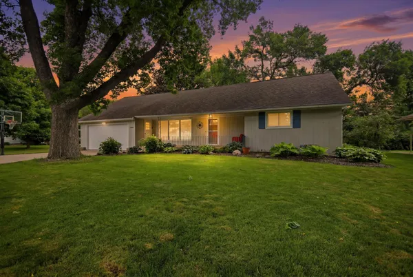 $300,000 | 2022 Grand Avenue, Albert Lea, MN 56007