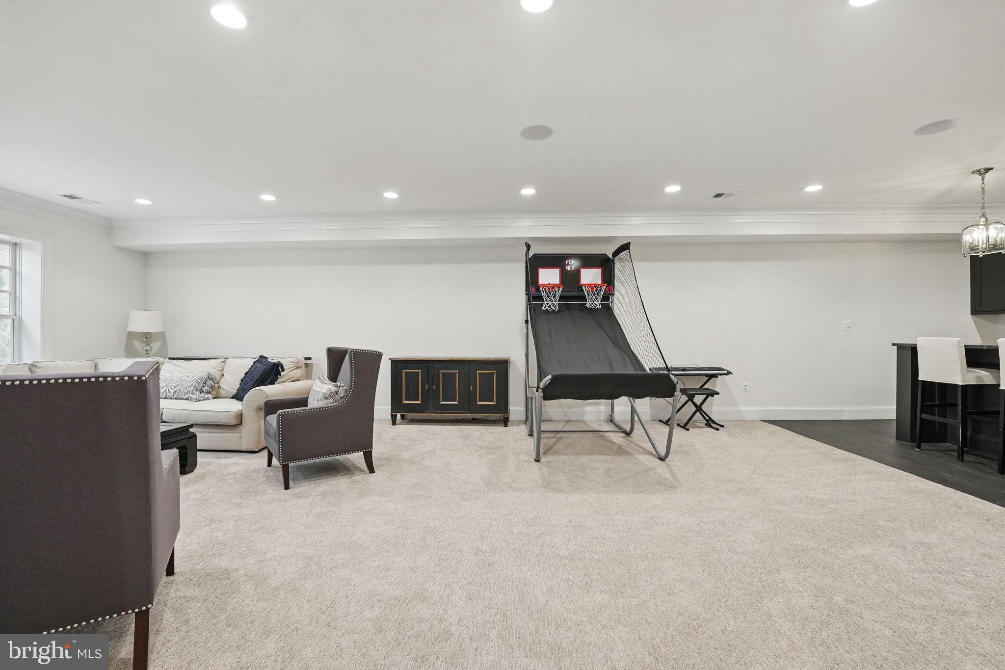 6645 Byrns Place McLean, VA 22101 - Photo 50 of 64 a living room with furniture