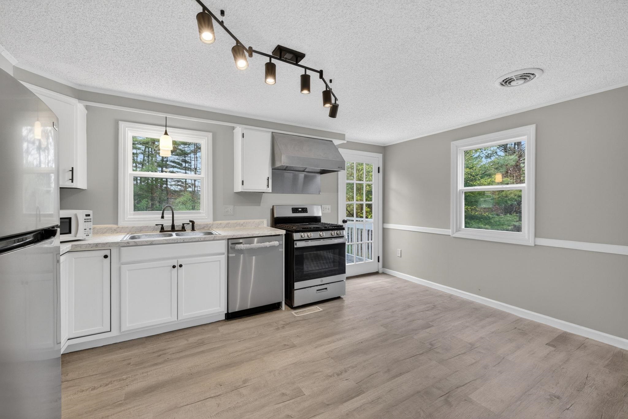 12 North Mason Road Brookline, NH 03033 - Photo 11 of 40 Gallery Image 11