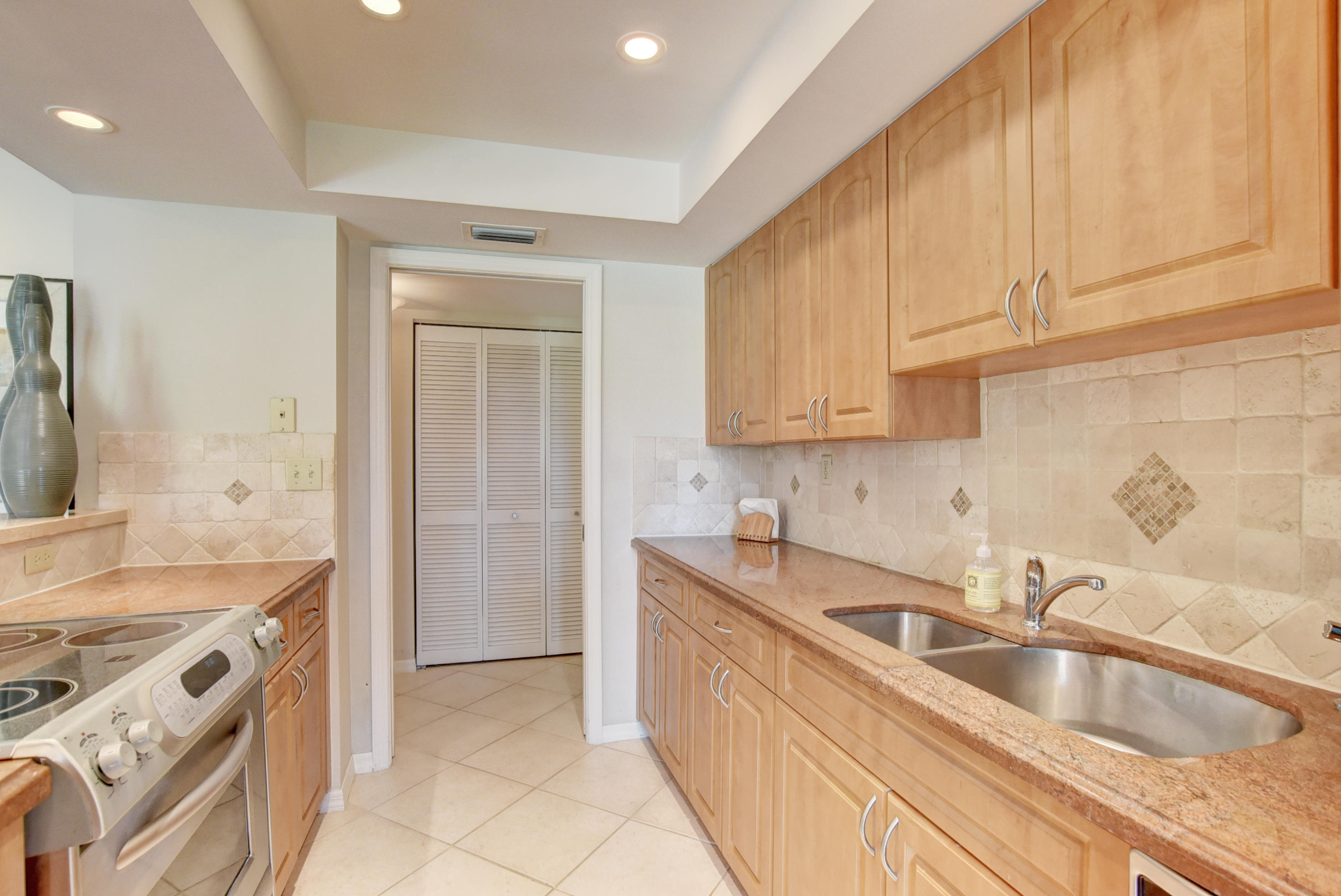 140 Southeast 5th Avenue, Unit 239 Boca Raton, FL 33432 - Photo 18 of 68 Stainless Steel Appliances