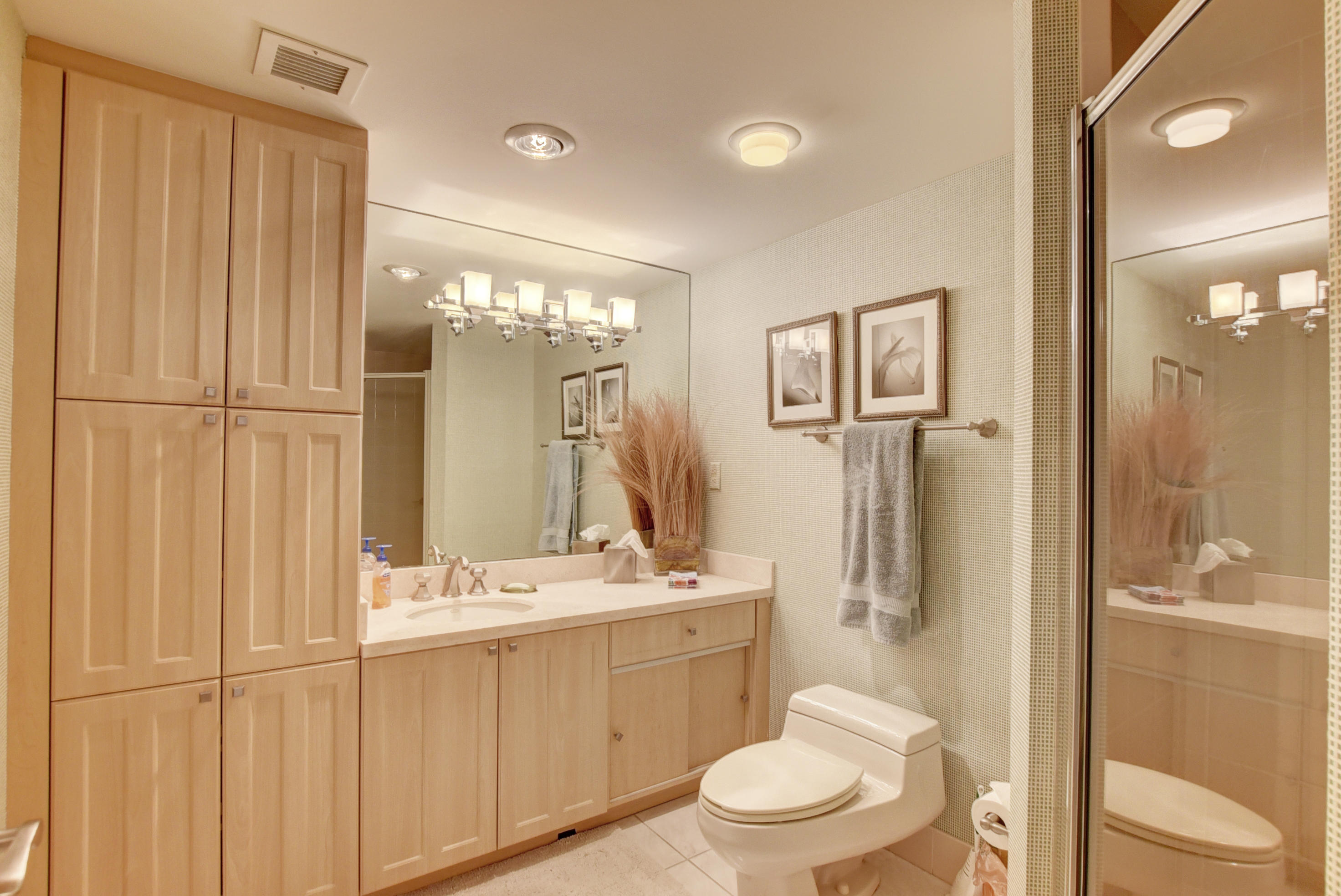 140 Southeast 5th Avenue, Unit 239 Boca Raton, FL 33432 - Photo 23 of 68 2nd Bathroom