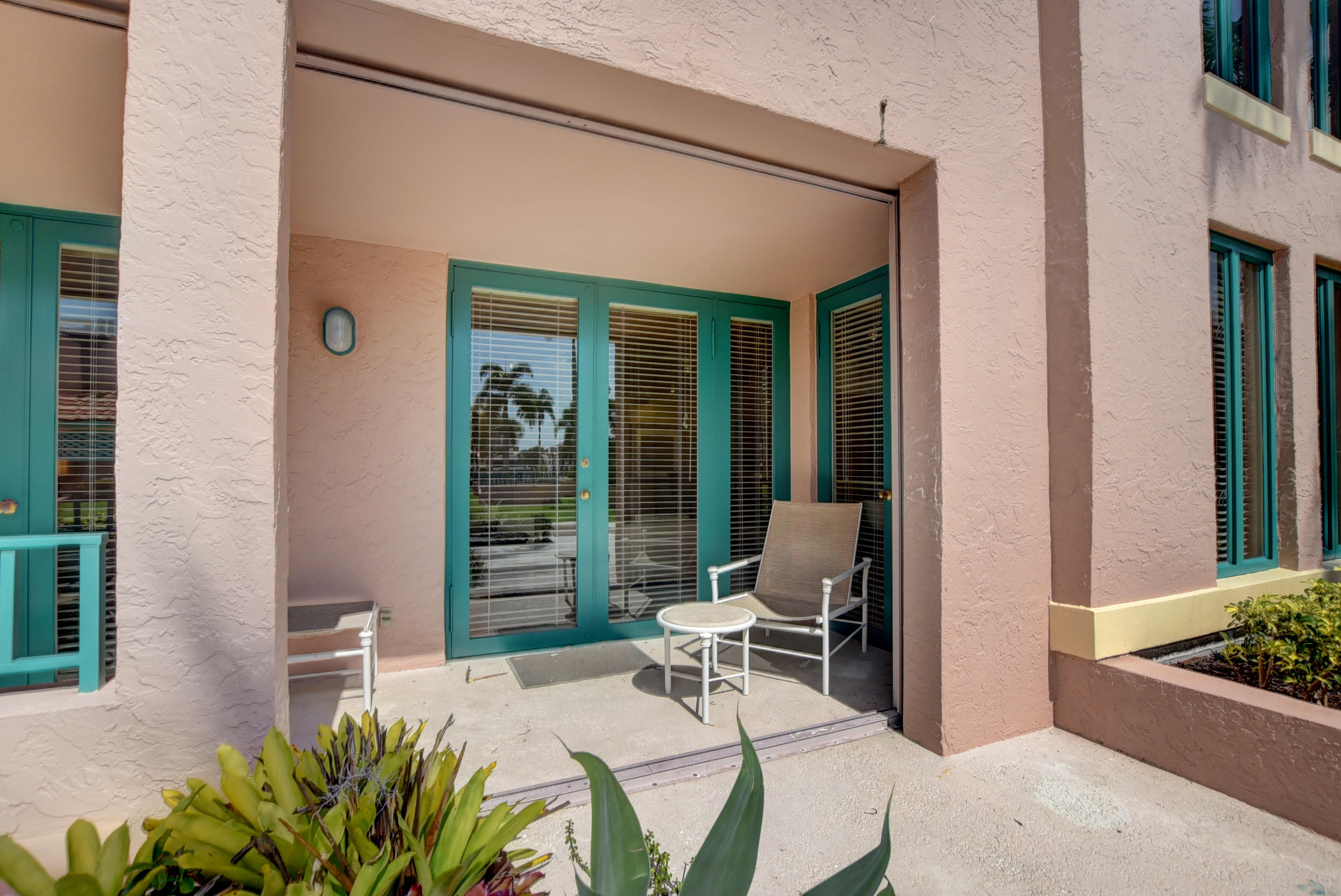 140 Southeast 5th Avenue, Unit 239 Boca Raton, FL 33432 - Photo 34 of 68 Covered Patio from L/R & D/R